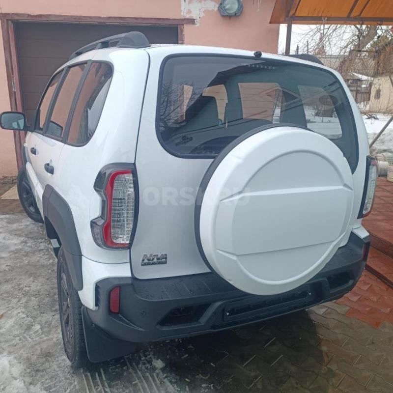 продам нива трэвэл блэк 24 новая дешевле салона вы будете первым собственником - Гай