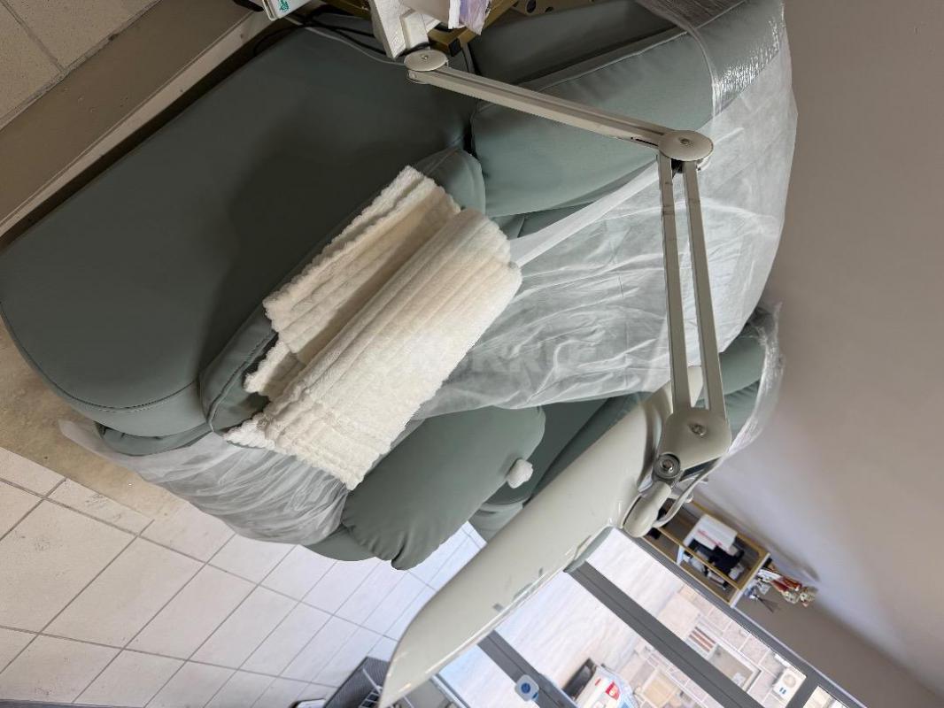 Сдам рабочее место мастеру по наращиванию ресниц или ламинированию. - Орск