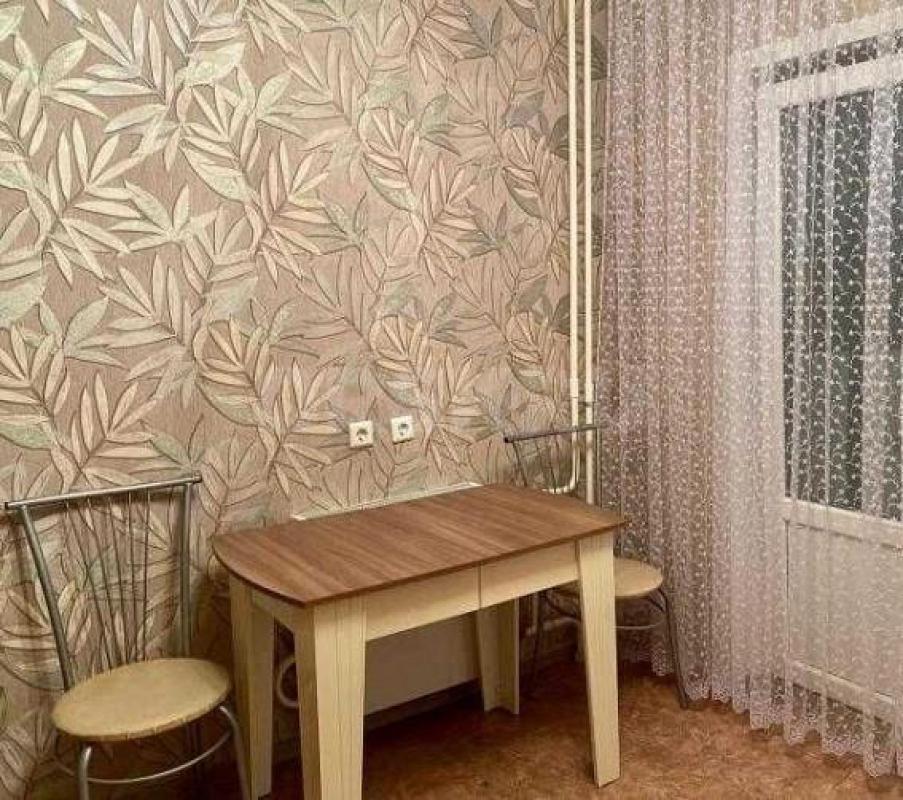 Макаренко 19А (2-5), сдается квартира в хорошем состоянии, интернет есть (оплата дополнительно). - Орск