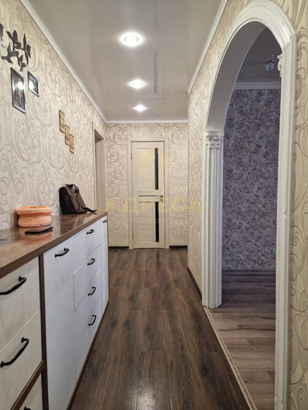 Продается шикарная трёхкомнатная квартира, светлая с изолированными комнатами и раздельным сан/узлом - Оренбург