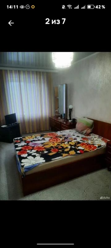 Продаётся трёхкомнатная квартира в тихом районе, заезжай и живи! - 