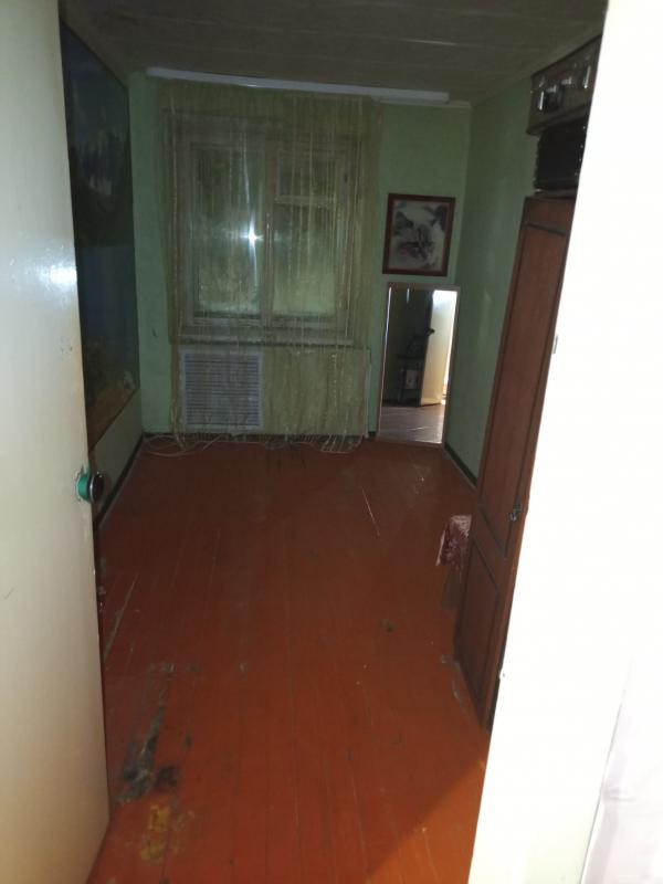 Продам две комнаты в трехкомнатной квартире(2/3 доли), комнаты поделены внатуре,первое общение через - Новотроицк