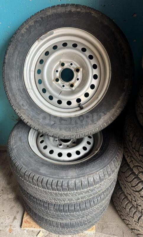 Продам летние колеса в сборе на штампованных дисках резина кама 217 размер 13/175/70 
Состояние отли - Орск