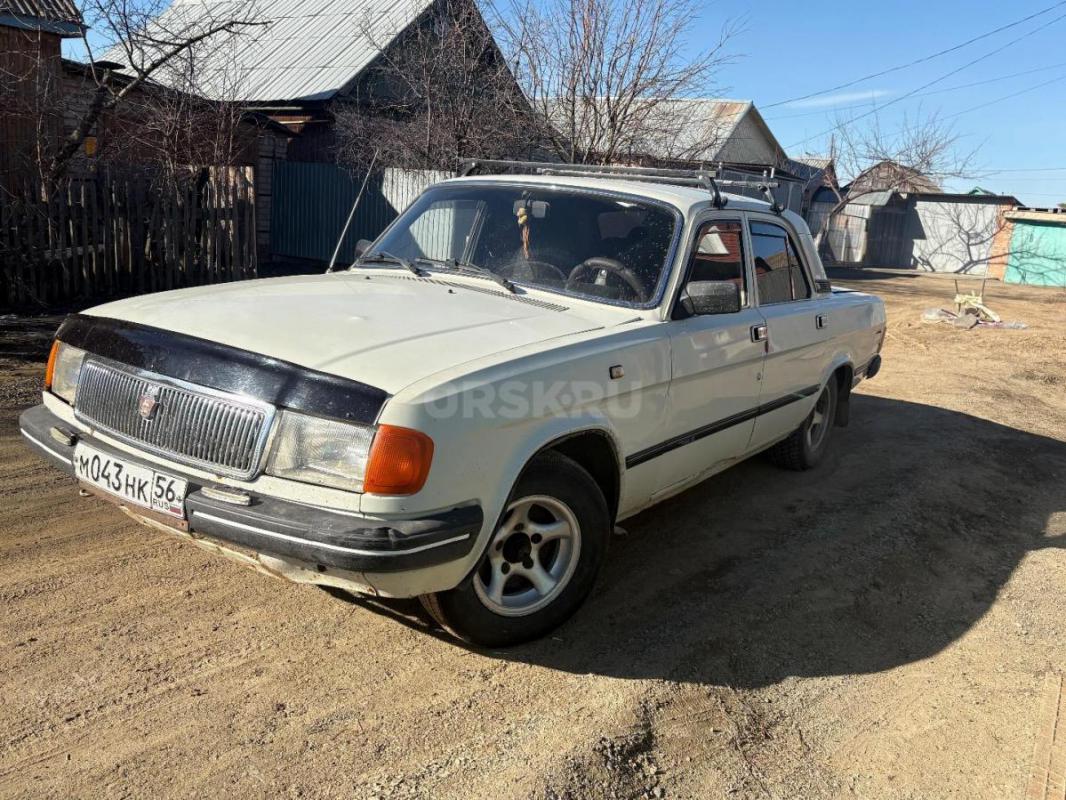 Продам Волгу, резина зима-лето на дисках - Орск