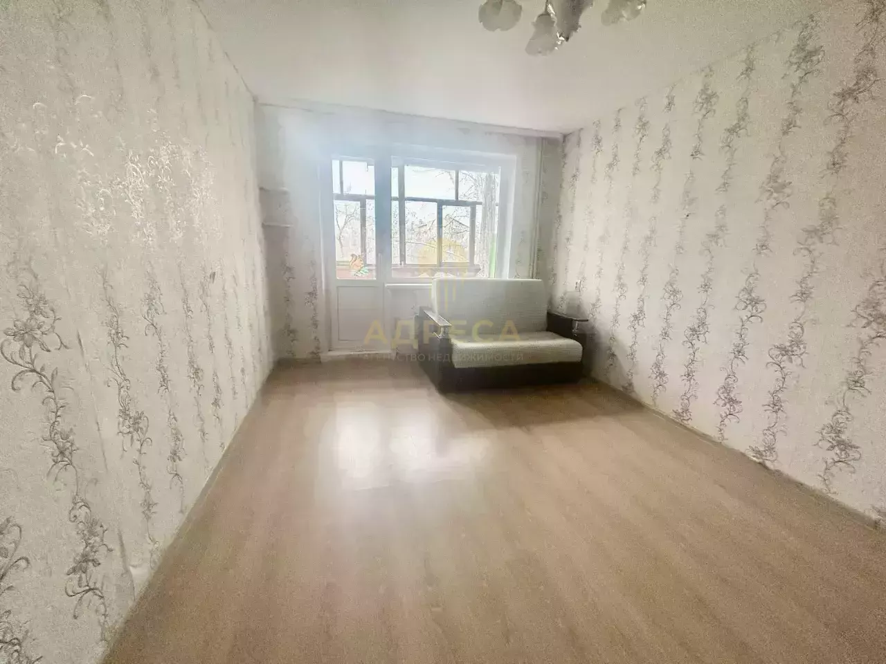 Продается светлая,просторная двухкомнатная квартира. - Оренбург