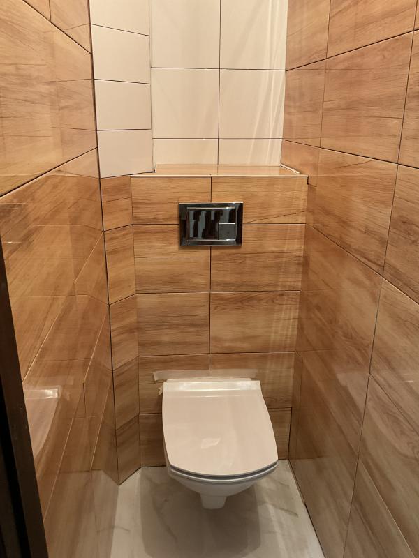 4 комнатная квартира в хорошем районе. - 