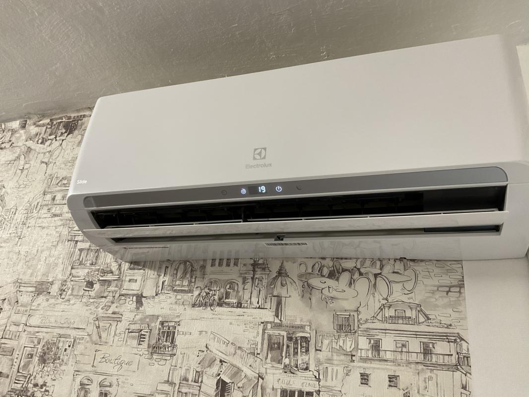 4 комнатная квартира в хорошем районе. - 