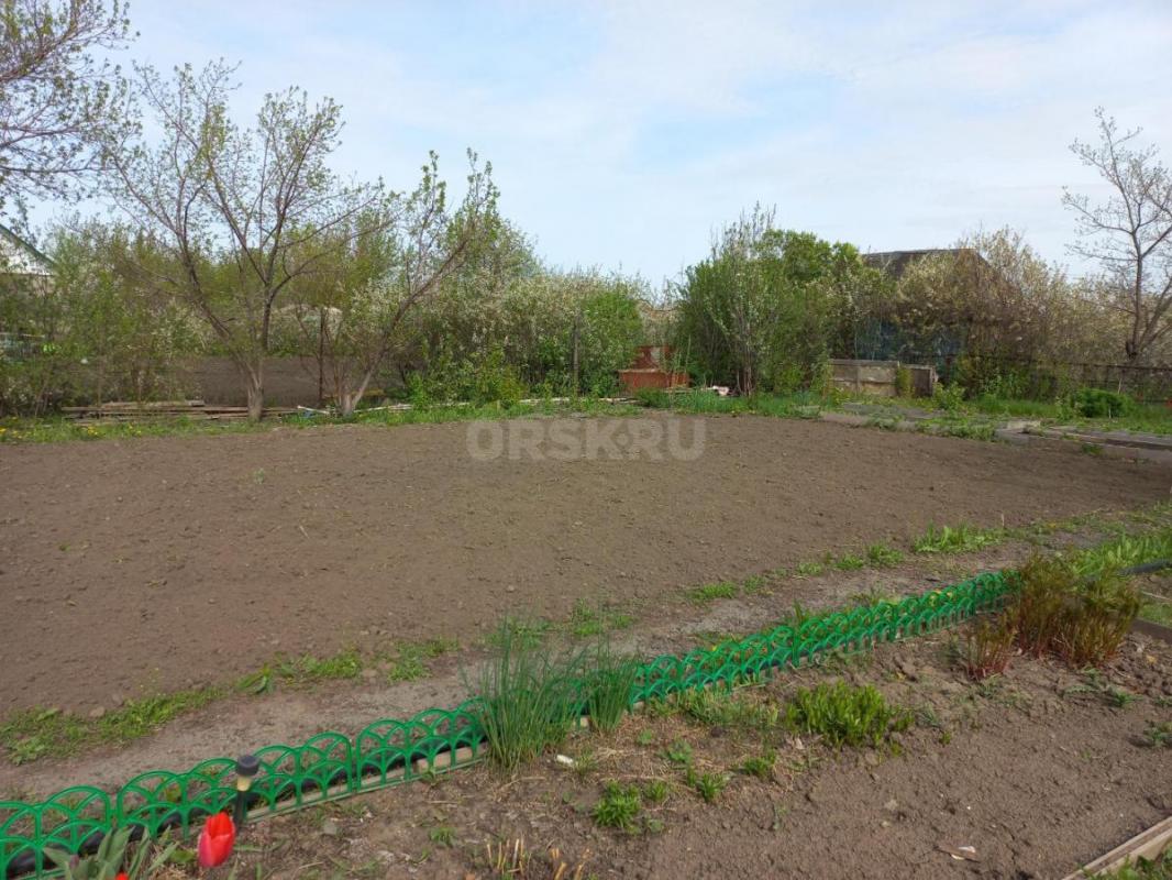Продам участок 6,41 сотка СНТ ЮУМЗ-6,ухоженный, за лентой после мостика 3 минуты ходьбы. - Орск
