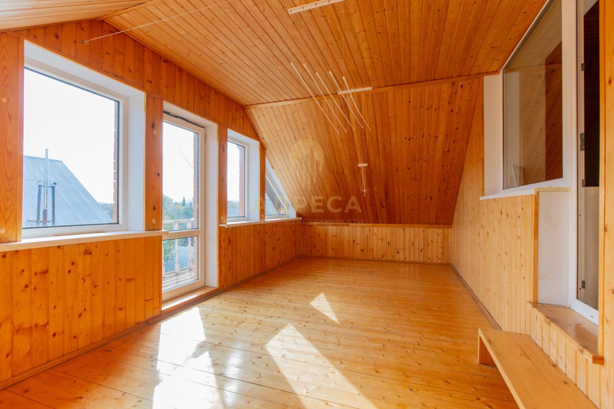 В продаже двухэтажный ДОМ 248м Площадь участка 13 сотУдобная транспортная развязка, магазины,аптеки - Оренбург