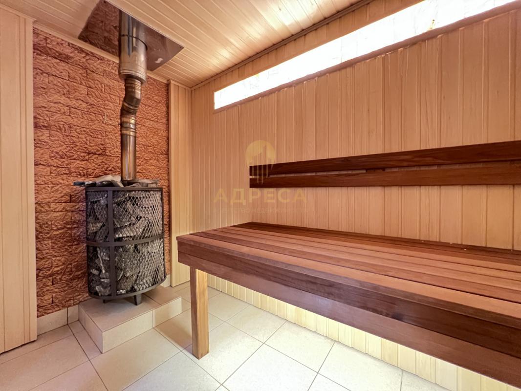 Продаётся просторный и надёжный дом для большой семьи в поселке Ленина ( Заречье) со всей необходимо - Ленина