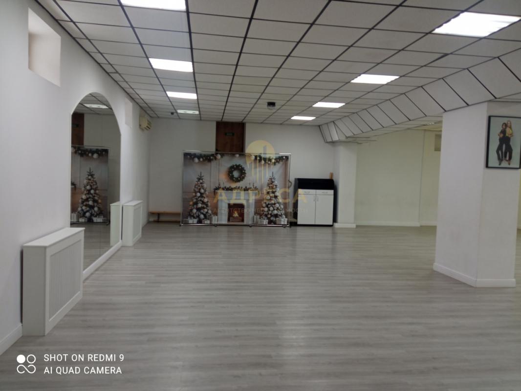 Продается Коммерческое 2-х этажное здание, ( с арендаторами) площадью 695,2 кв. - Оренбург