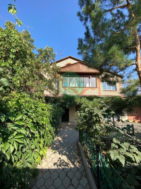 К продаже предлагается индивидуальный жилой дом на земельном участке полностью пригодный для комфорт - Орск