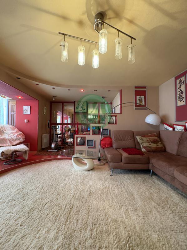 Продам 3-х комнатную квартиру по адресу: ул. - Орск