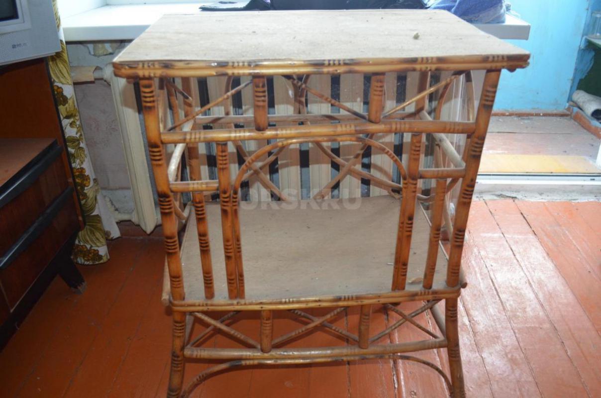 Продам тумбу , изготовленную в 60 - х годах 20 века . - Гай