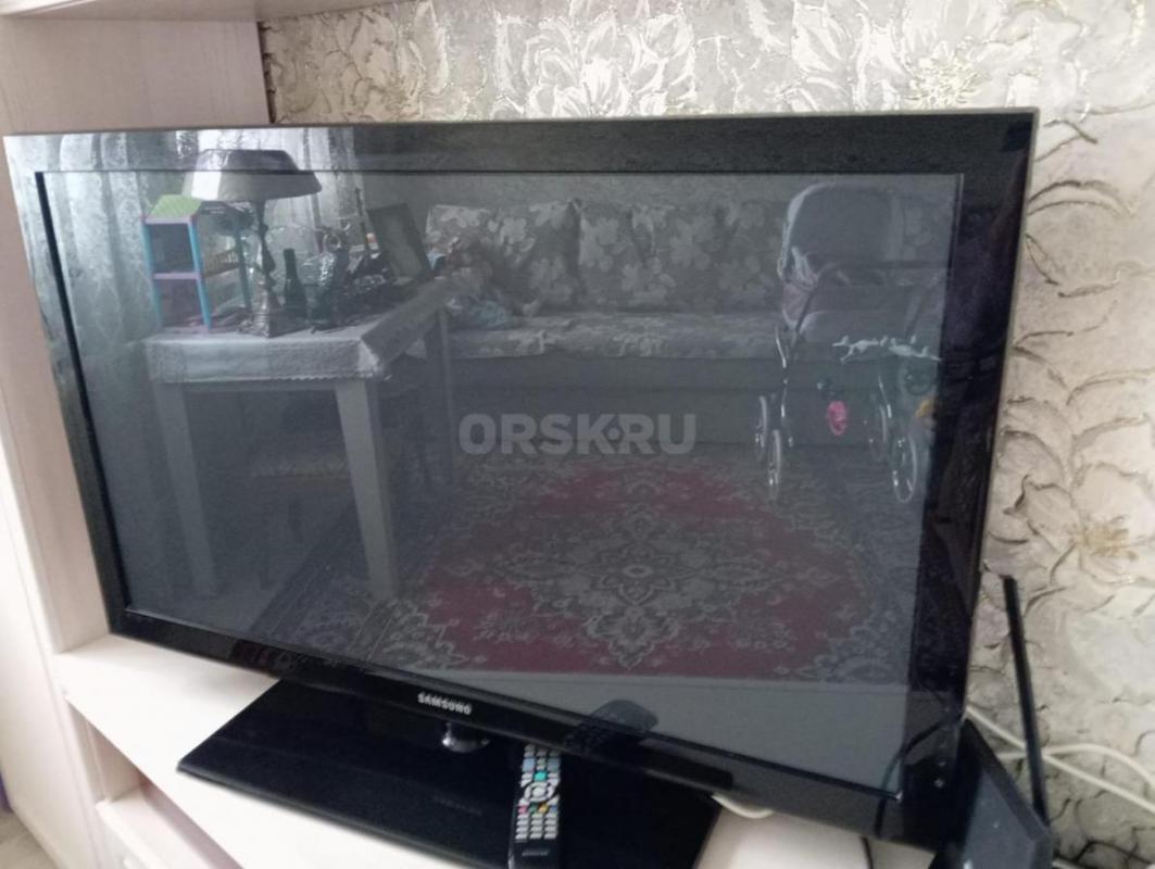 Продам телевизор Самсунг 43 дюйма в рабочем состоянии без сколов и тп. - Орск