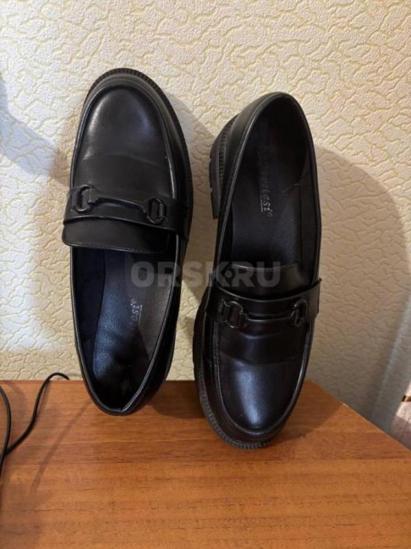 Ботинки демисезонные, состояние новых, по стельке 26 см ( одеты несколько раз)-600 руб., кроссовки п - Орск