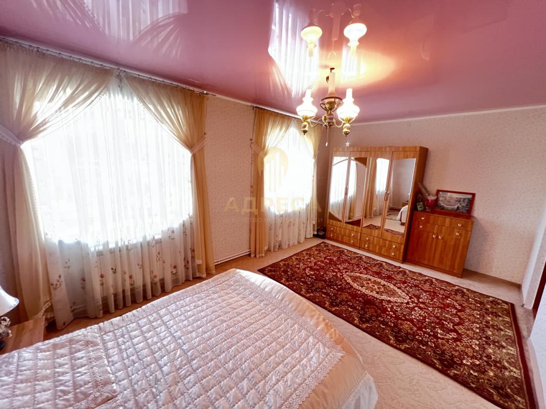 Продаётся 2-х этажный дом с земельным участком площадью 9 соток. - Кувандык