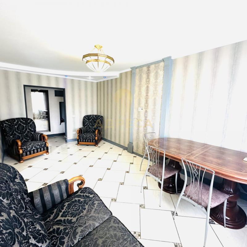 Продается 3-комнатная квартира с дизайнерским ремонтом. - Оренбург