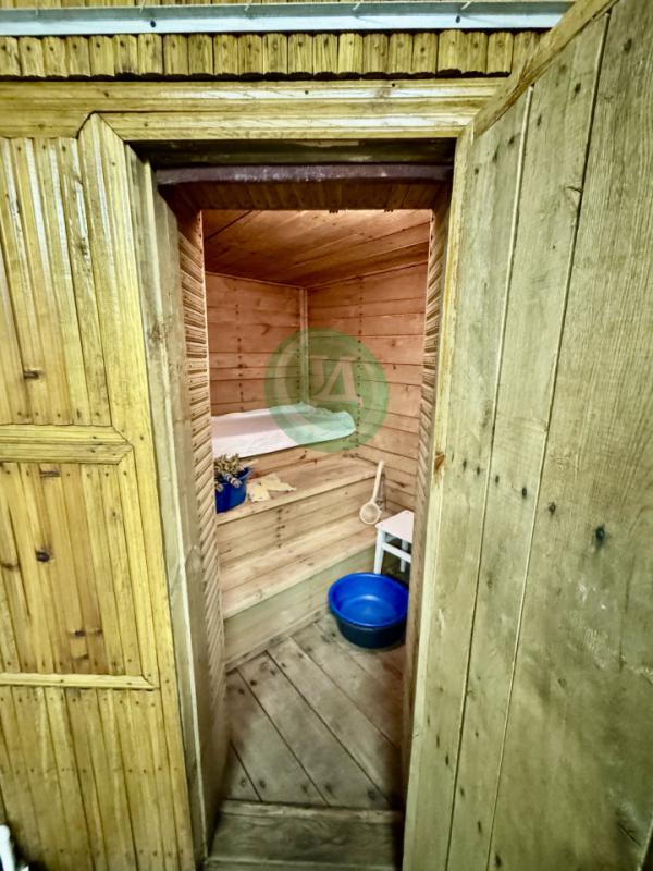 Предлагаем вашему вниманию уютный светлый 2-х этажный дом с подвалом на участке 13 соток, расположен - Орск