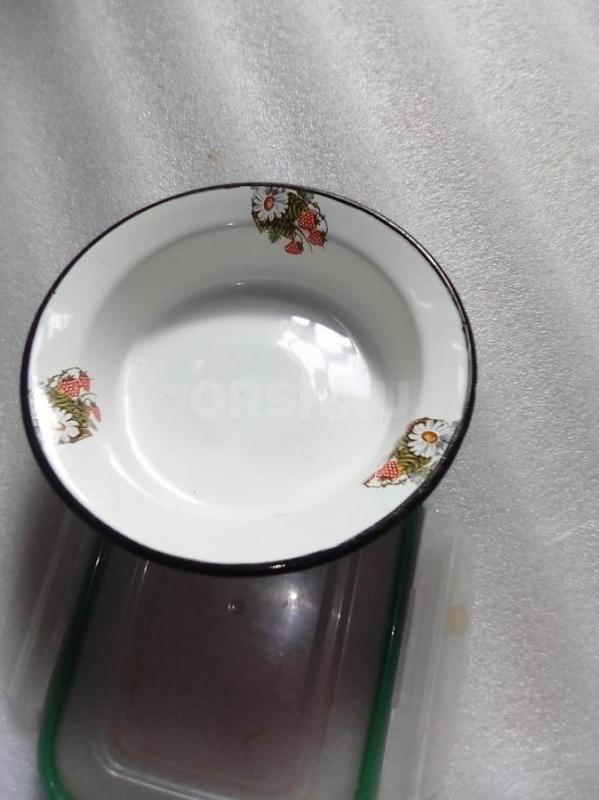 ложки столовые 8 шт -250 руб ложки нерж 10 шт-250 руб 17шт -по 20 руб чашка эмалеров небольшая 1шт - - Орск