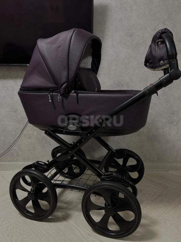 Продам коляску adamex retro 

Коляска Adamex Reggio retro из эко кожи. - Орск