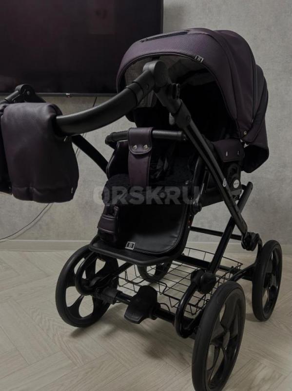 Продам коляску adamex retro 

Коляска Adamex Reggio retro из эко кожи. - Орск