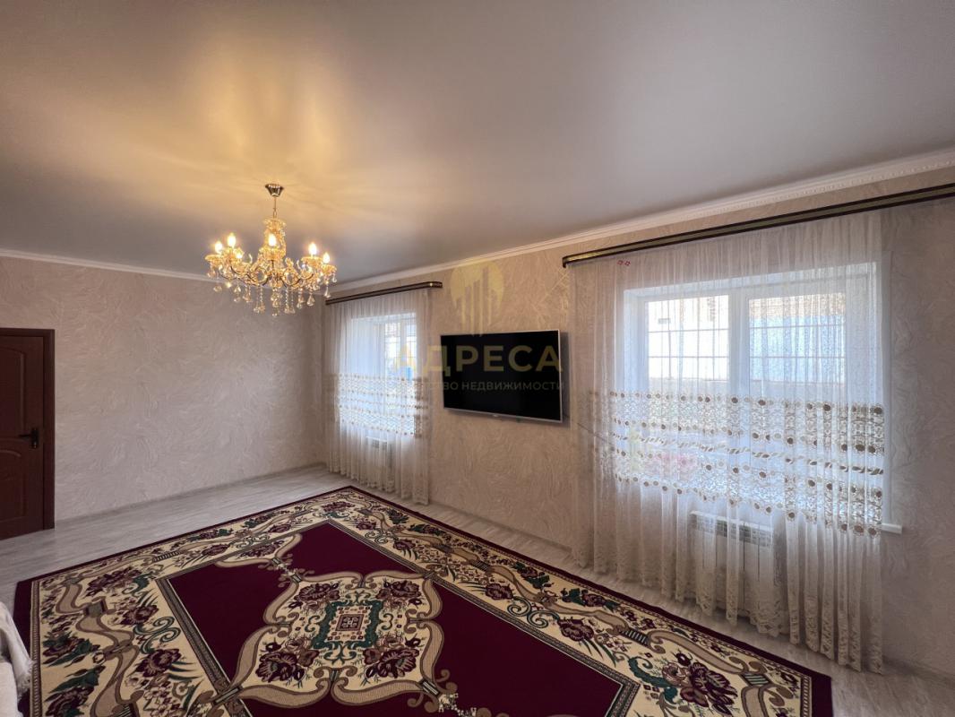 Продаётся просторный и надёжный дом для большой семьи в поселке Ленина ( Заречье) со всей необходимо - Ленина