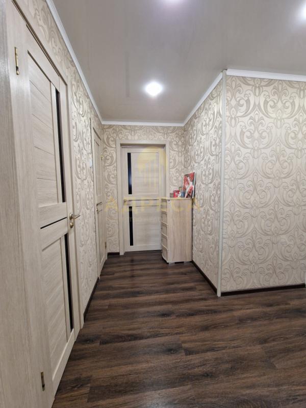 Продается шикарная трёхкомнатная квартира, светлая с изолированными комнатами и раздельным сан/узлом - Оренбург