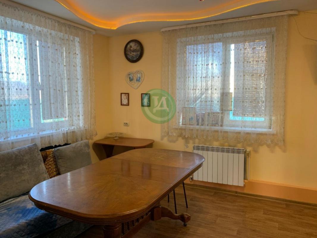 Продается уютный, двух этажный дом по ул. - Орск