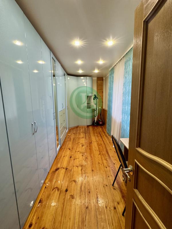 Предлагаем вашему вниманию уютный светлый 2-х этажный дом с подвалом на участке 13 соток, расположен - Орск