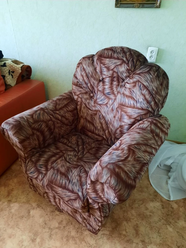 Мягкая мебель даром: два дивана, два кресла. - Новотроицк