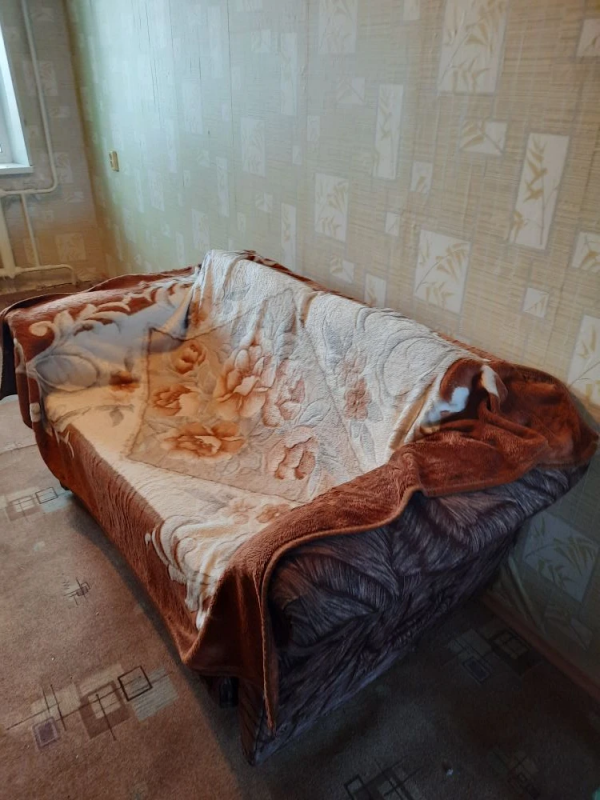 Мягкая мебель даром: два дивана, два кресла. - Новотроицк