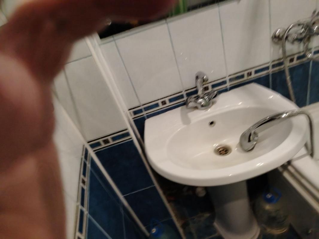 Сдаётся тёплая квартира с балконом, кухня=7,3 кв. - Орск