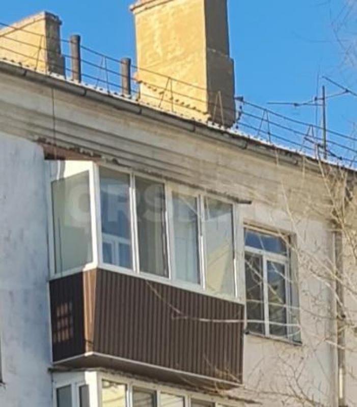 Двухкомнатная квартира старого типа,теплая,светлая,два балкона-во двор и на пер. - Орск