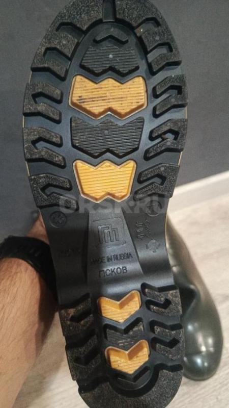 Продам резиновые сапоги, новые , с металлическим носком. 43 размер - Орск