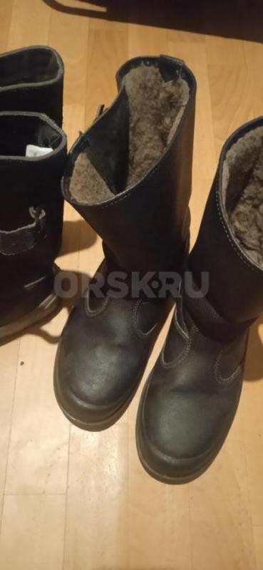 Обувь ,,Газпром,,  42-43р.р за 700-800 руб.,спецкостюм летний, зимний 50-52р.р.,за 700 р.,комбензон, - Орск