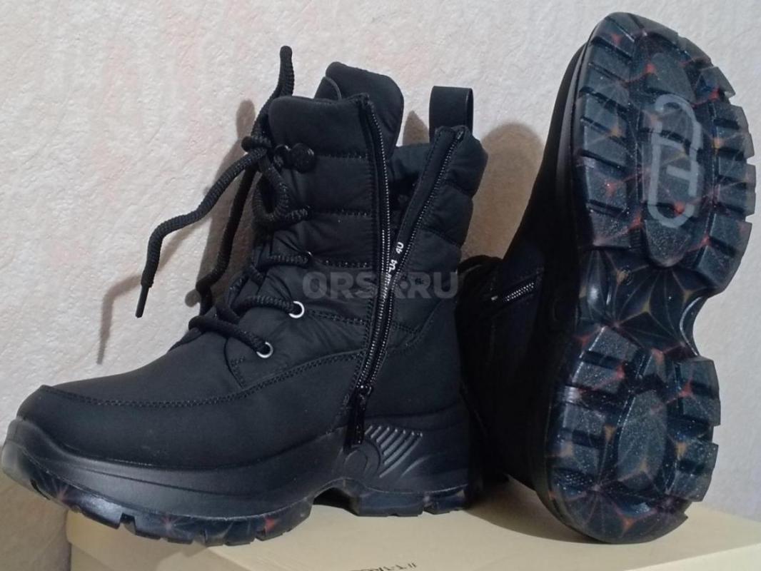 Продам женские сапожки-дутики ,новые,40 размера,черного цвета,внутри мех. - Орск