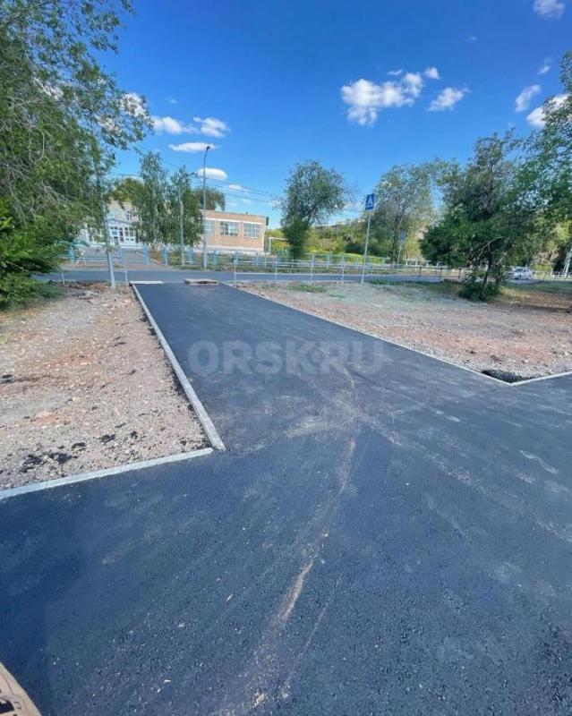 Асфальтирование территорий 
- Асфальтирование дачных участков; 
- Асфальтирование тротуаров; 
- Я - Орск