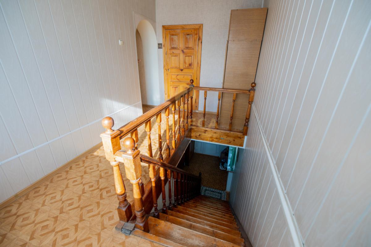 Продаём просторный и надёжный двухэтажный дом для большой семьи. - имени 9 Января