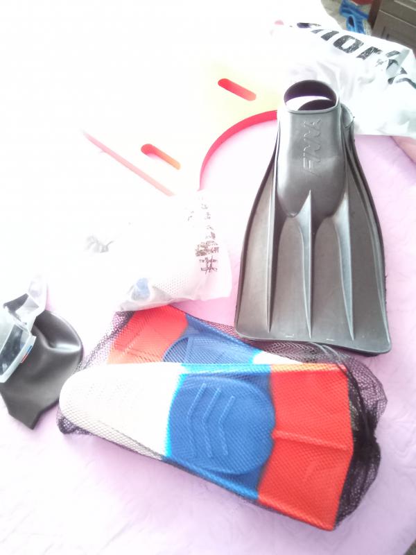 Продам все для плавания весь набор за 8000 ,отдельно ласты профессиональные 5000, ласты красные1000, - Новотроицк