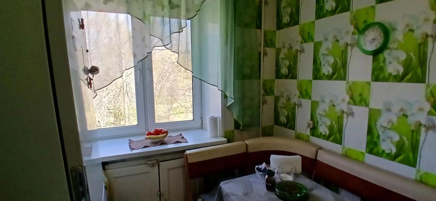 Предлагаем Вашему вниманию светлую уютную квартиру на привлекательном этаже
• г. - Новотроицк