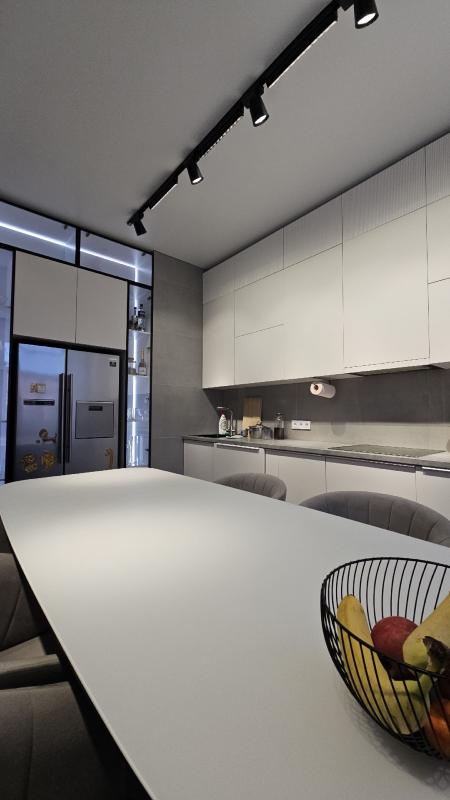 💎 ЖЕМЧУЖИНА В ИСТОРИЧЕСКОМ ЦЕНТРЕ НОВОТРОИЦКА! 💎

Продается эксклюзивная 4-комнатная квартира с диза - Новотроицк