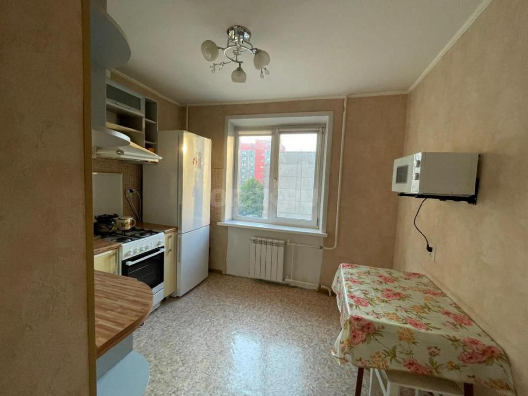 Продам просторную, светлую 2-х комнатную квартиру улучшенной планировки в развито районе города, рас - Орск