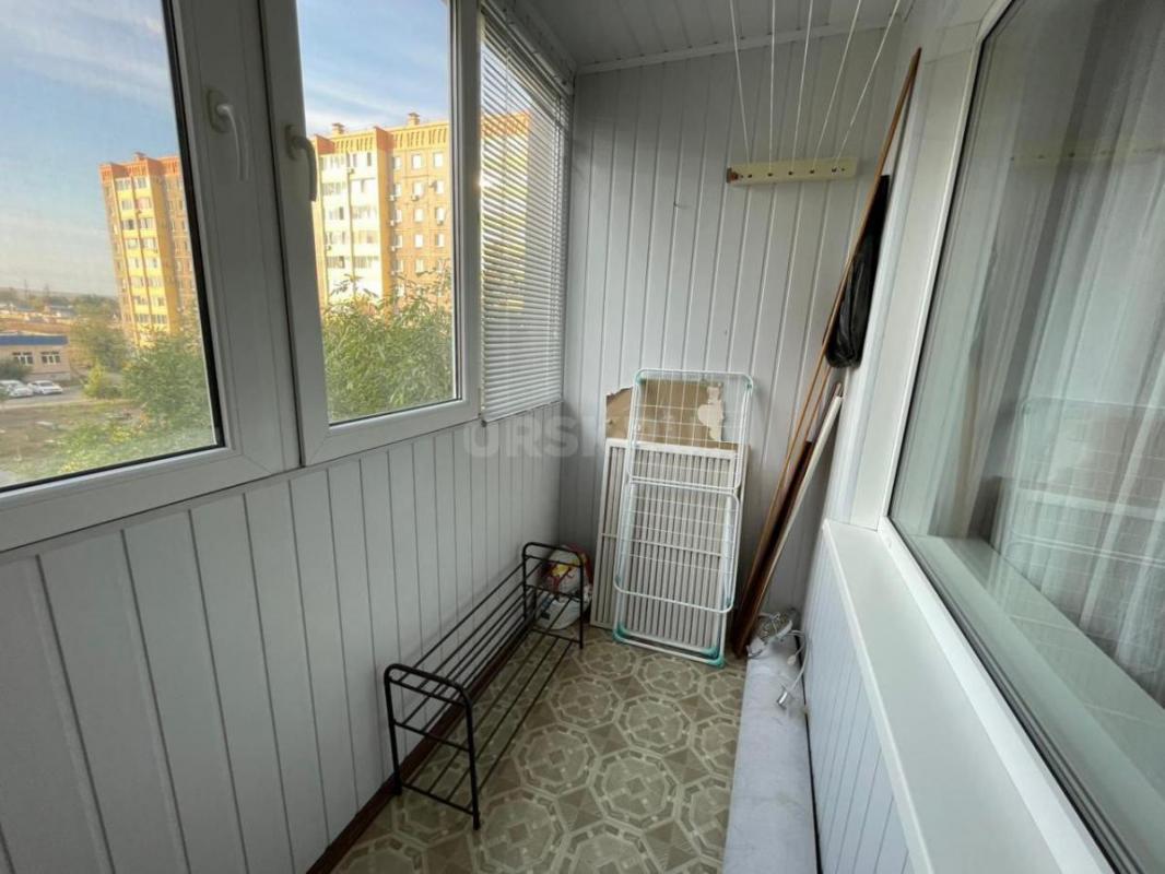 Продам просторную, светлую 2-х комнатную квартиру улучшенной планировки в развито районе города, рас - Орск