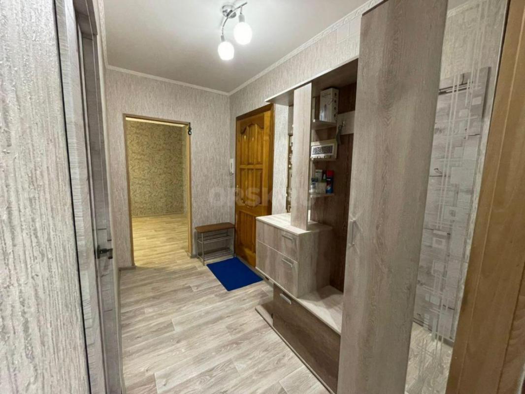 Продам просторную, светлую 2-х комнатную квартиру улучшенной планировки в развито районе города, рас - Орск