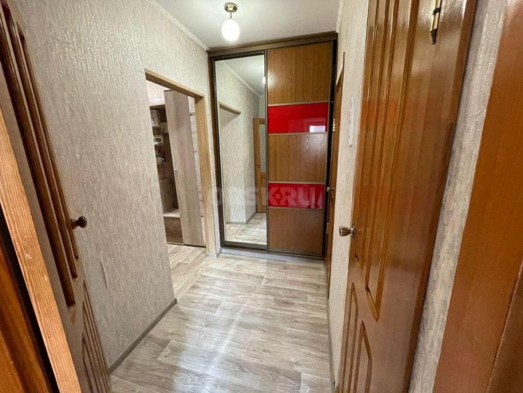 Продам просторную, светлую 2-х комнатную квартиру улучшенной планировки в развито районе города, рас - Орск