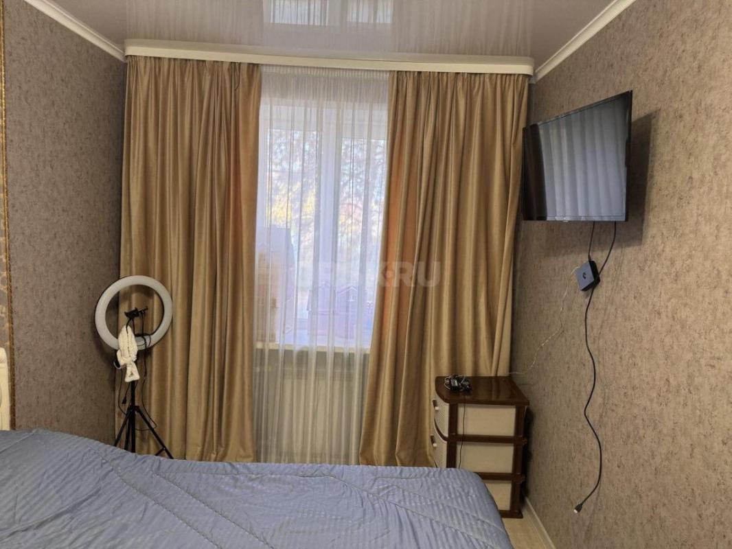 Продам 2-х комнатную квартиру в хорошем тихом районе,остановки,школа,сады в шаговой доступности. - Орск