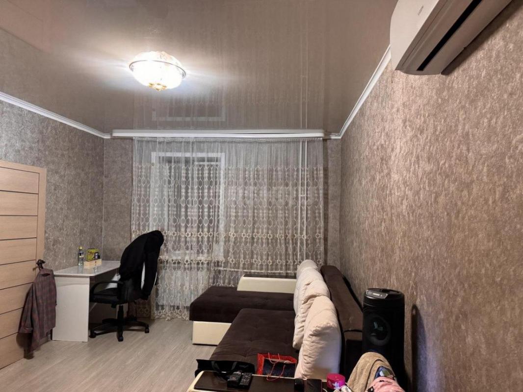 Продам 2-х комнатную квартиру в хорошем тихом районе,остановки,школа,сады в шаговой доступности. - Орск