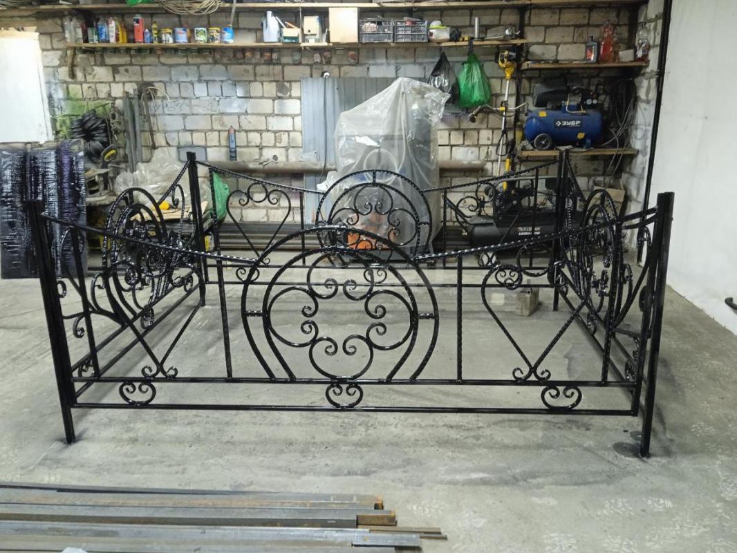 мастер старт
в наличие и на заказ изделия из профиля 
цветочница трехярусная  дл 175   выс 107  ши - Орск