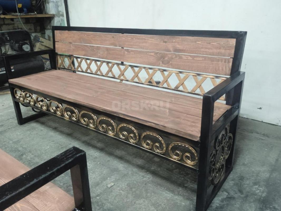 мастер старт
реализует садовую мебель в стиле лофт 
столы лавочки  стулья  скамейки цветочницы
из - Орск